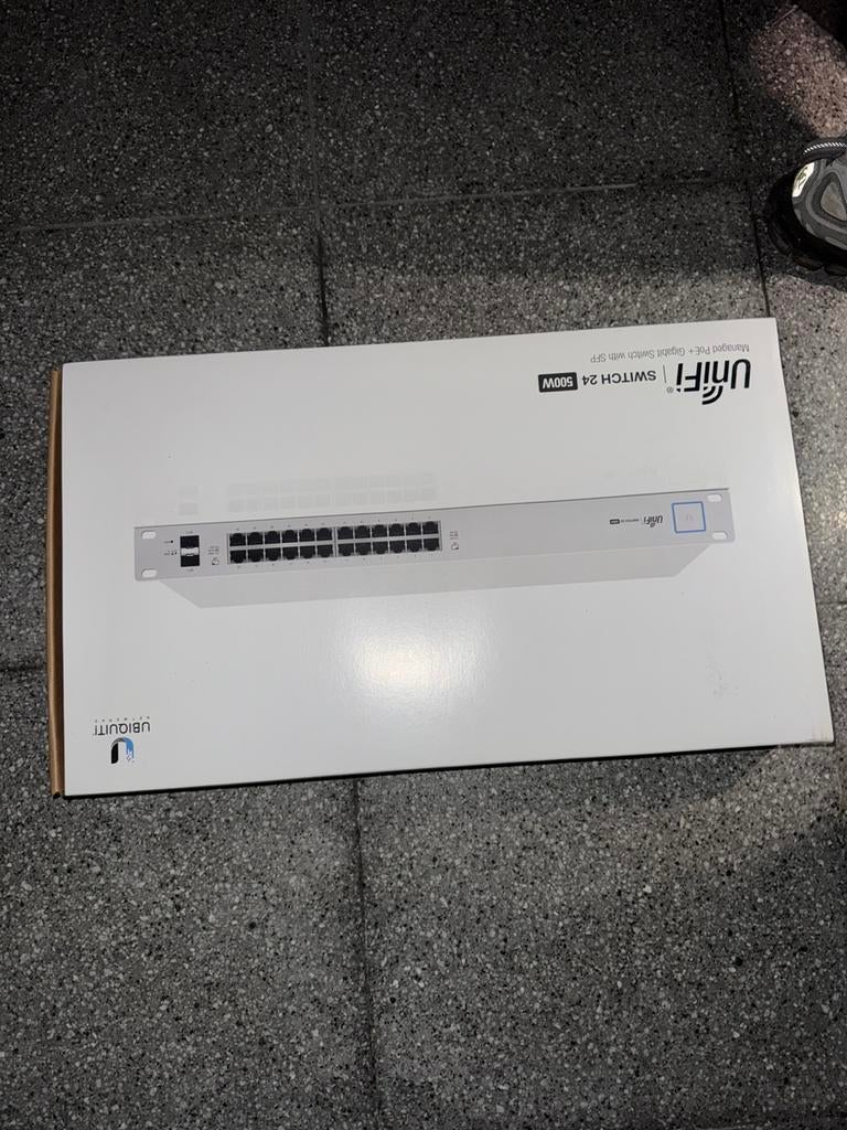 US-16-150W, Ubiquiti UniFi Switch, 16xGE PoE+/2xSFP/150W PoE, Computers en Software, Netwerk switches, Ophalen, Zo goed als nieuw