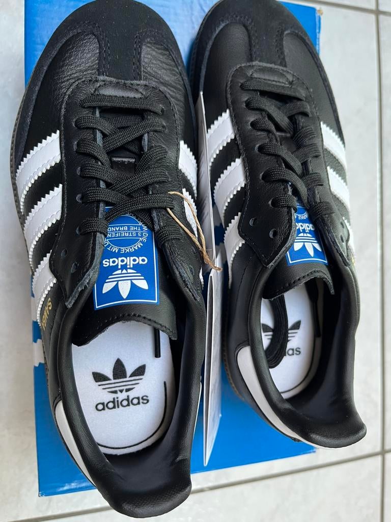 Basket noir enfant neuve 33, Enlèvement ou Envoi, Neuf, Adidas, Autres types