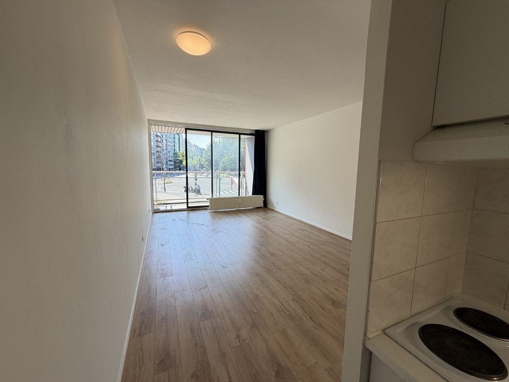 Instapklare studio van 39 m² met balkon –Stadspark Antwerpen, Immo, 35 tot 50 m², Antwerpen (stad)