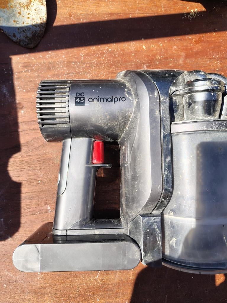 Dyson DC 45 Animal Pro, Enlèvement