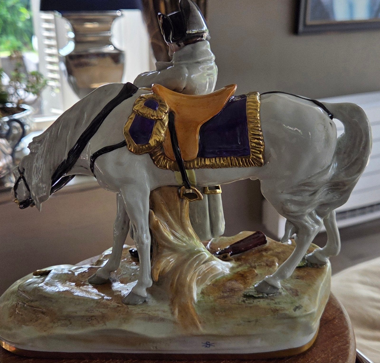 Napoléon avec cheval, Enlèvement