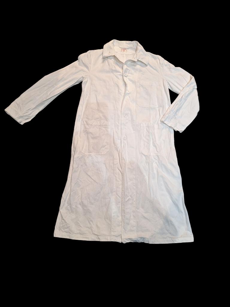 oude witte militaire dokters jas, Verzamelen, Ophalen of Verzenden, Overige soorten, Kleding of Schoenen