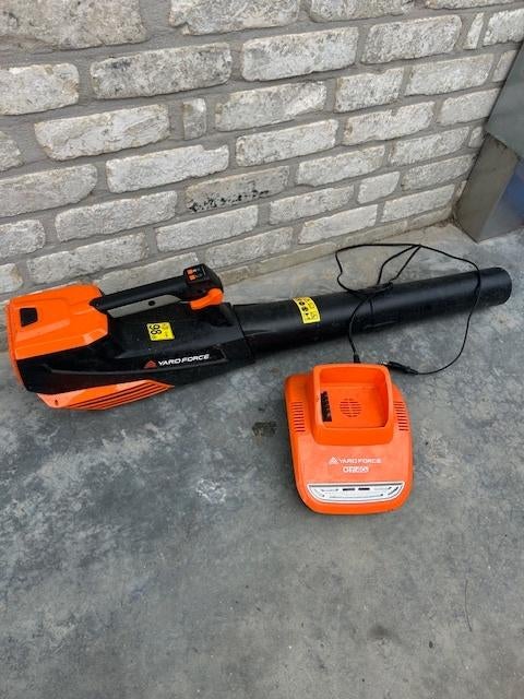 YardForce GR40V bladblazer, Ophalen