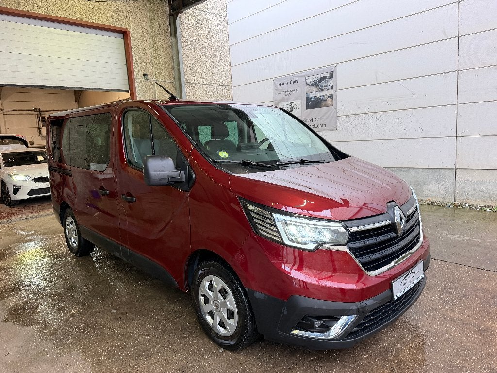 Renault Trafic 2.0 Blue dCi Kombi Life Style *8 sièges*, Rouge, 8 places, Entreprise, Entretenue par le concessionnaire
