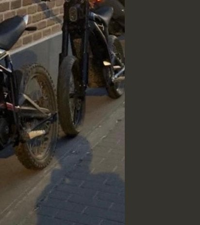 La souris x hunter(surron), Fietsen en Brommers, Ophalen, Zo goed als nieuw