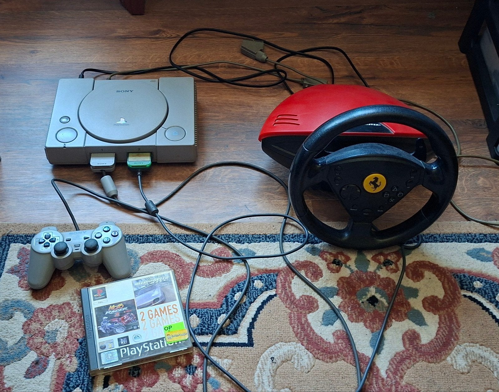Playstation 1 met 2 Games en stuur, Games en Spelcomputers, Ophalen of Verzenden