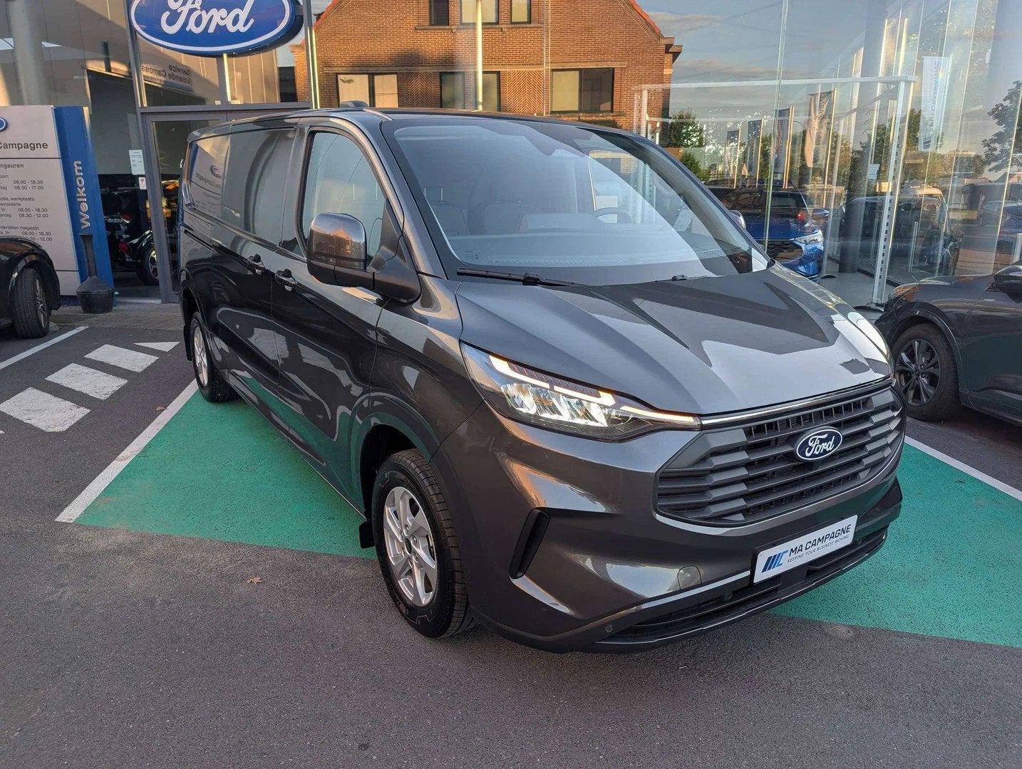 Ford Transit Custom Limited 320L L2 2.0TDCi 170pk A8 automaa, Automaat, Stof, 4 cilinders, Diesel