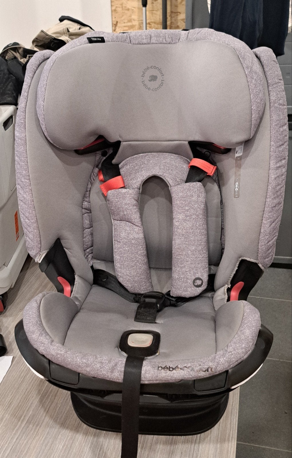 Siège auto groupe 1-2-3 Maxi Cosy Titan Pro isofix, Enfants & Bébés, Sièges auto, Enlèvement, Isofix