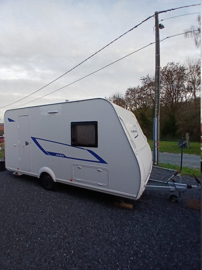 Caravane ALBA 400 (2025) + auvent complet + tapis, Caravanes & Camping, Jusqu'à 4, Auvent, Particulier, Lit transversal
