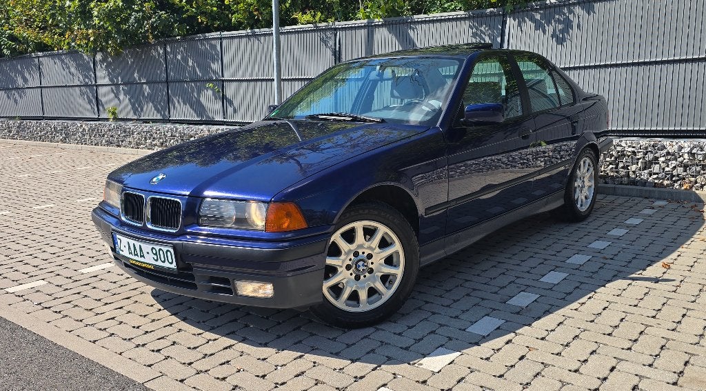 ️ ➡️BMW Série 3 318i E36 *entièrement d'origine*✅, Auto's, BMW, Automaat, Electronic Stability Program (ESP), 4 cilinders, Blauw
