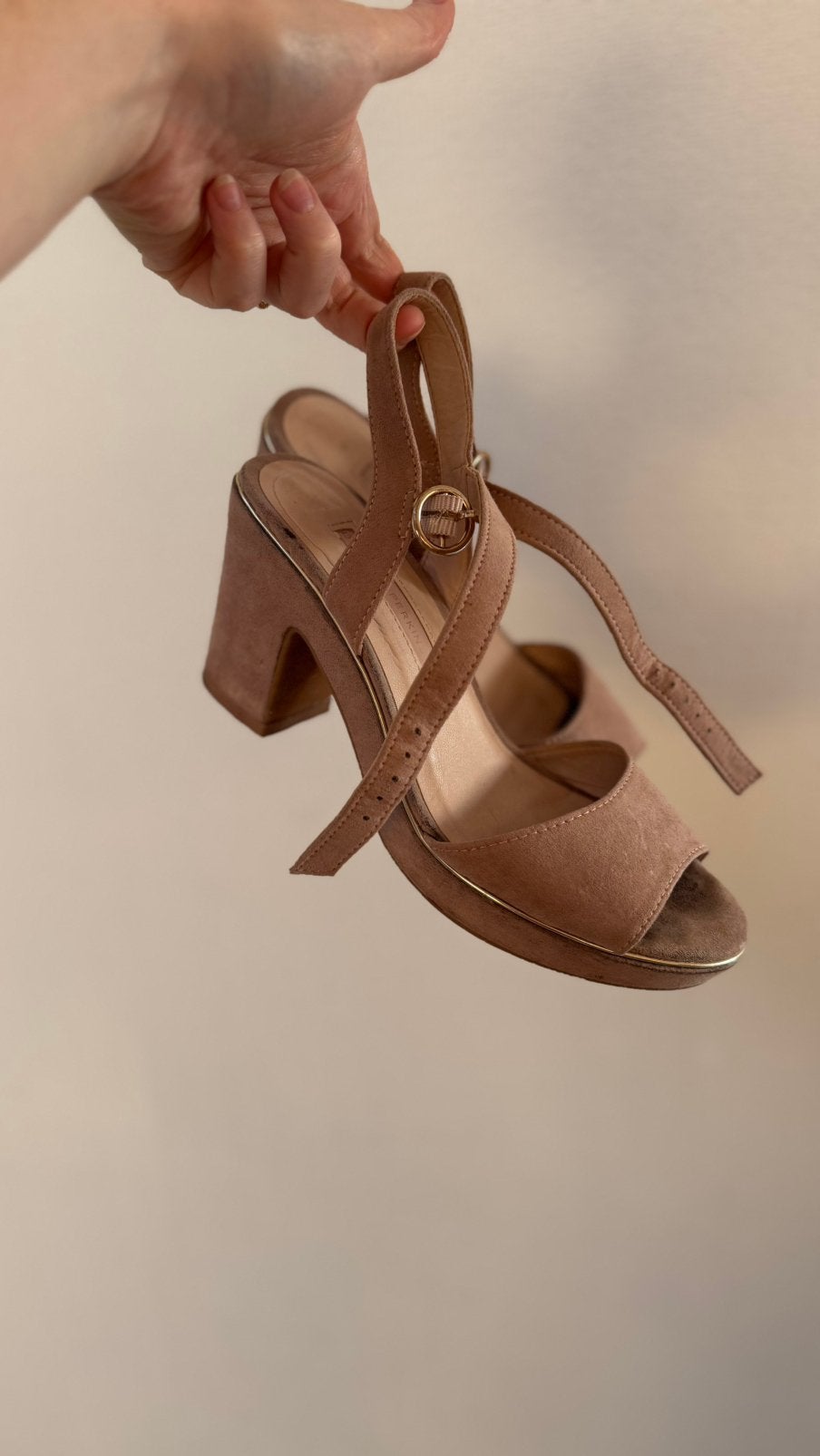 Sandales à talons en daim rose vieilli - taille 37, Enlèvement, Porté