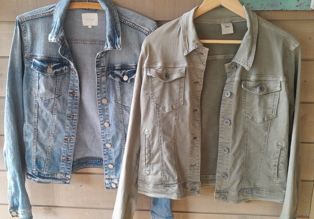 Jeans vesten, Ophalen of Verzenden, Zo goed als nieuw, Maat 42/44 (L)