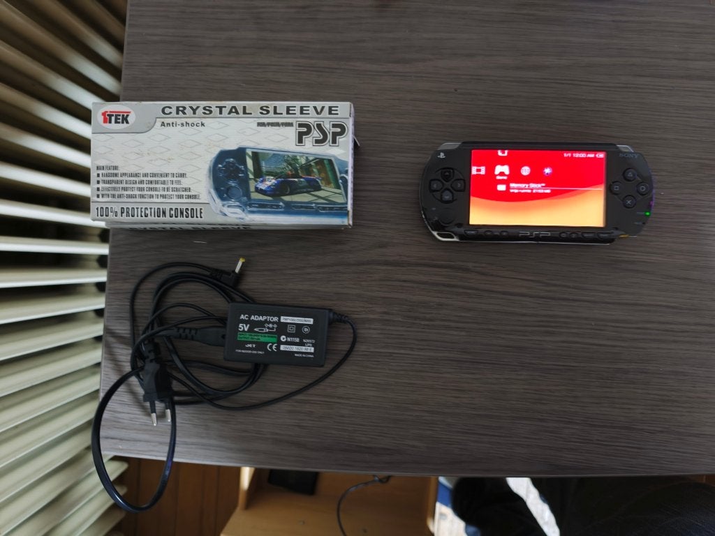Sony PSP 1000 Black + Oplader, Case & Geheugenkaart vol spel, Consoles de jeu & Jeux vidéo, Enlèvement, Utilisé, Noir, PSP