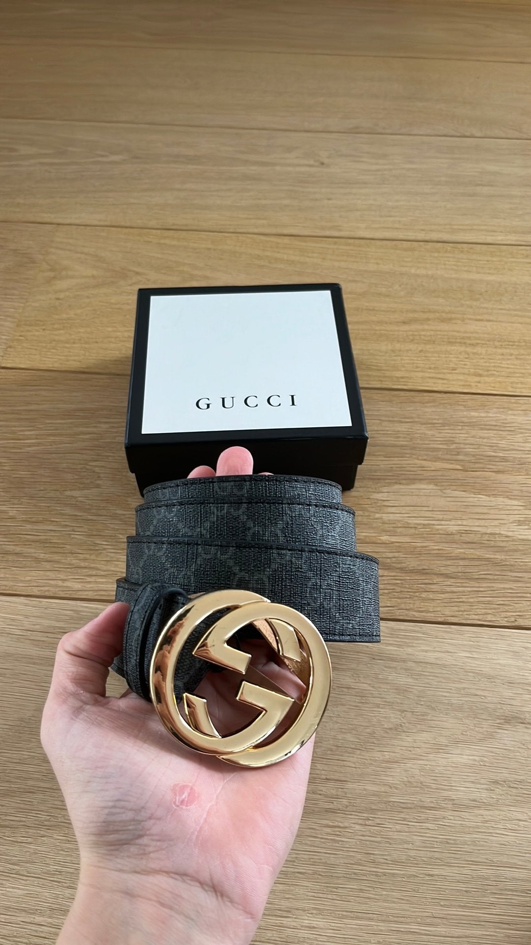 Ceinture noire Gucci en bon état, Enlèvement ou Envoi, 115 cm ou plus, Comme neuf, Ceinture