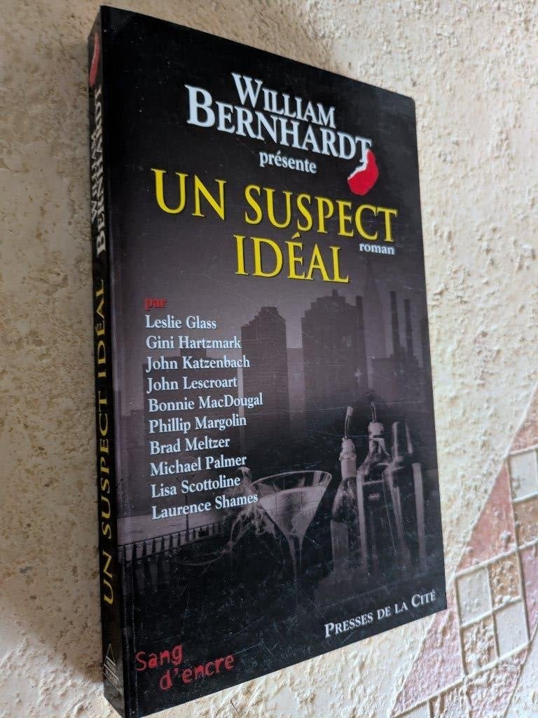 Un suspect idéal (divers auteurs)., Boeken, Detectives, Verzenden, Zo goed als nieuw, Divers auteurs