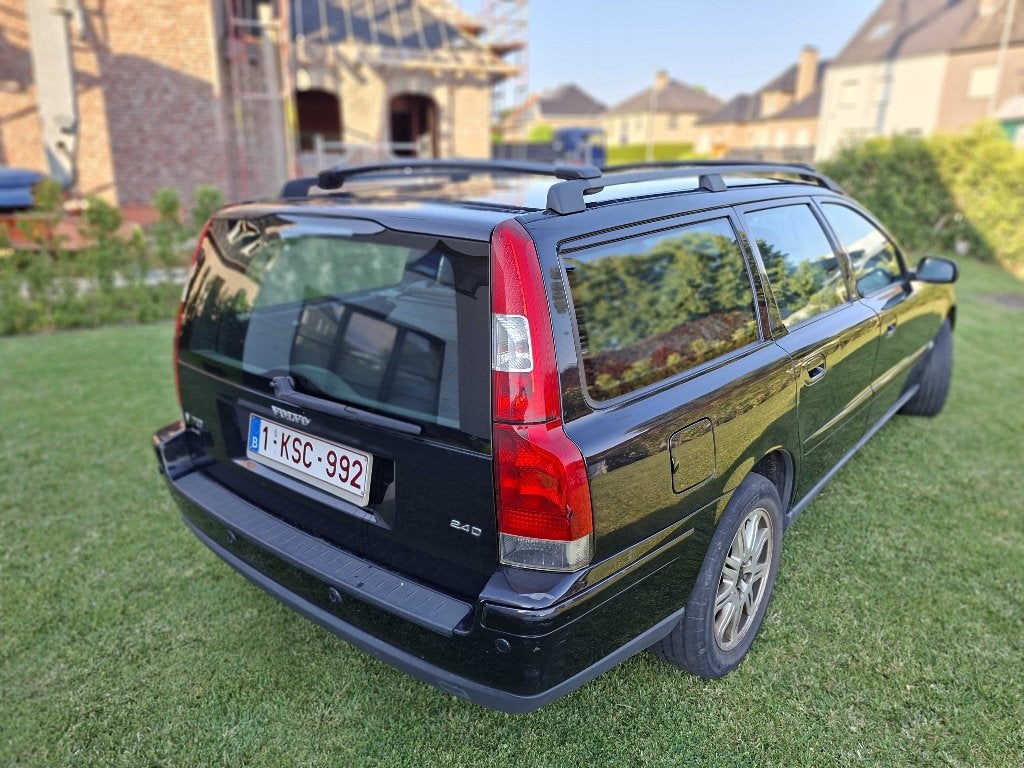 Intérieur en cuir noir de la VOLVO V70 2.4D, Autos, Cuir, Achat, 139 g/km, 2400 cm³