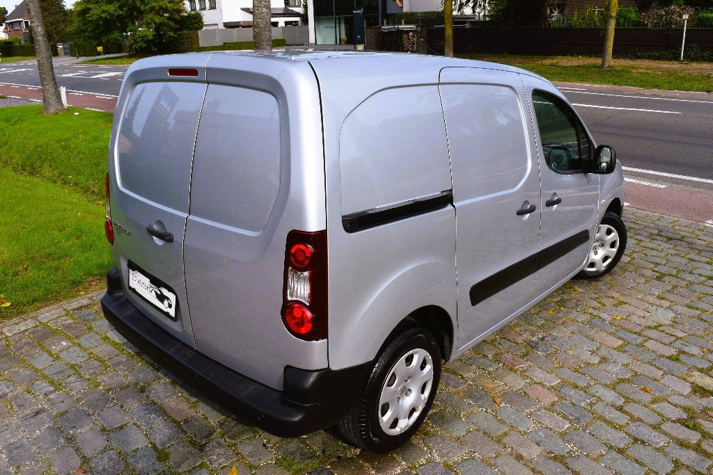 Peugeot Partner 1.6HDi/ 3 Zit/Lichte Vracht/HISTORY/GARANTIE, Voorwielaandrijving, Euro 5, Stof, 4 cilinders