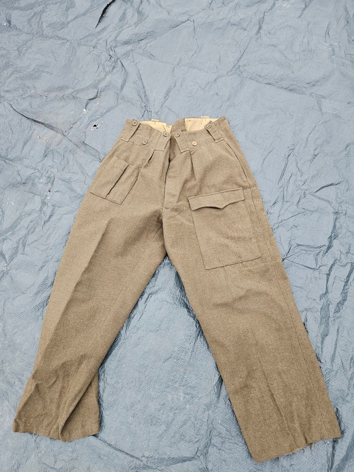 Pantalons anglais de la Seconde Guerre mondiale ?, Envoi