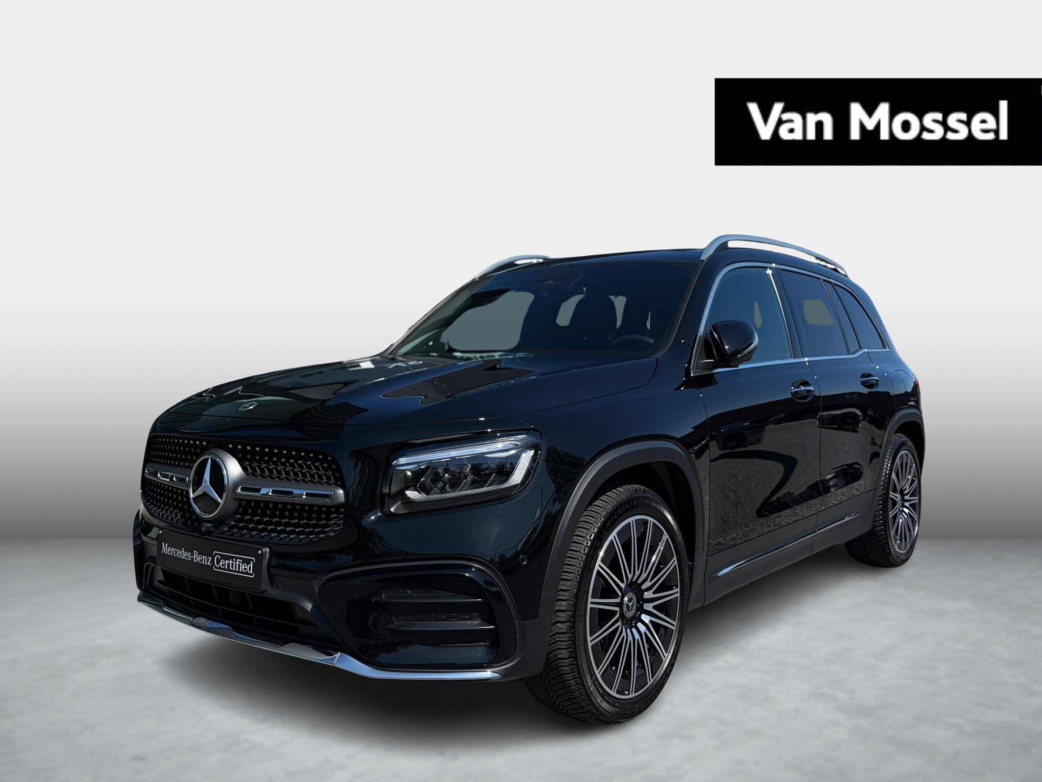Mercedes-Benz GLB 180 AMG Line + PANO DAK + TREKHAAK + CARPL, Auto's, Dealer onderhouden, Stof, Gebruikt, 4 cilinders