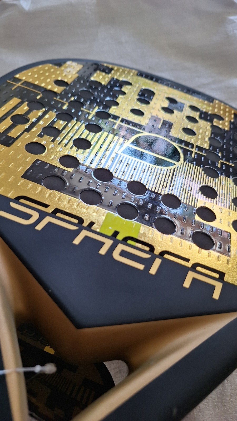Sphera Padel racket Gold Limited Edition!, Enlèvement ou Envoi, Neuf, Raquette de padel