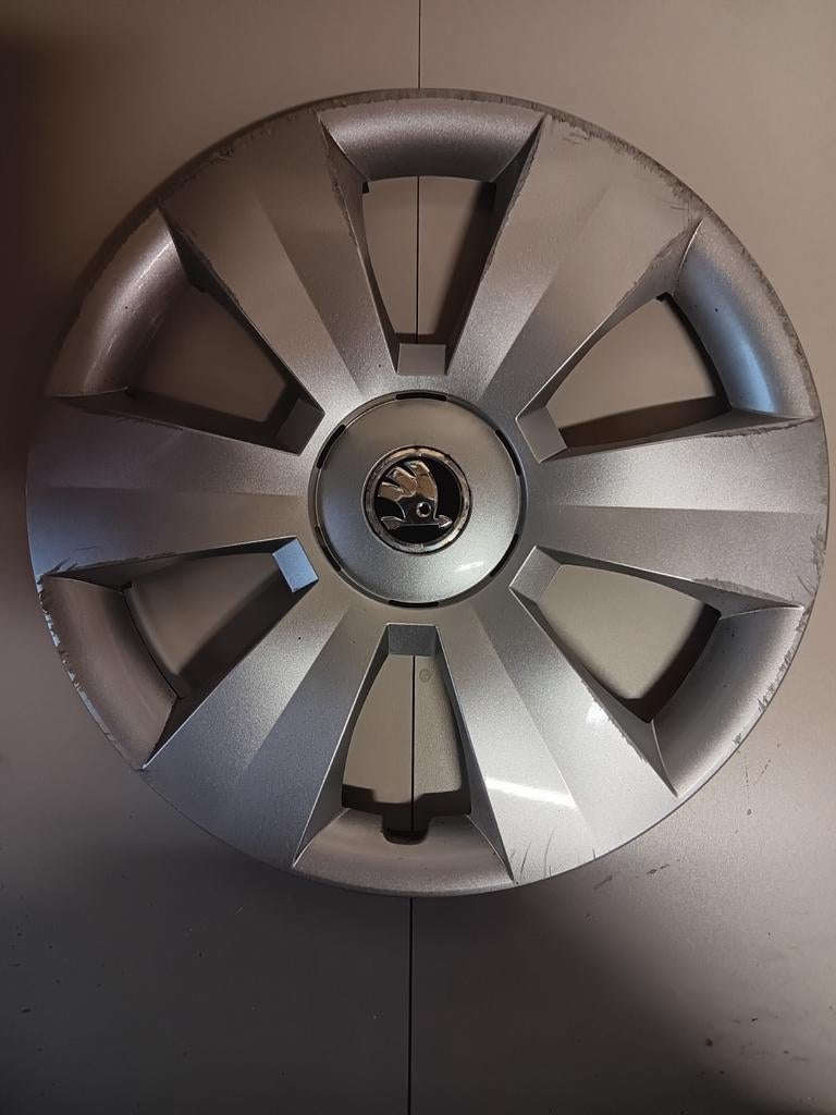 Un enjoliveur skoda  en 15 pouces., Ophalen