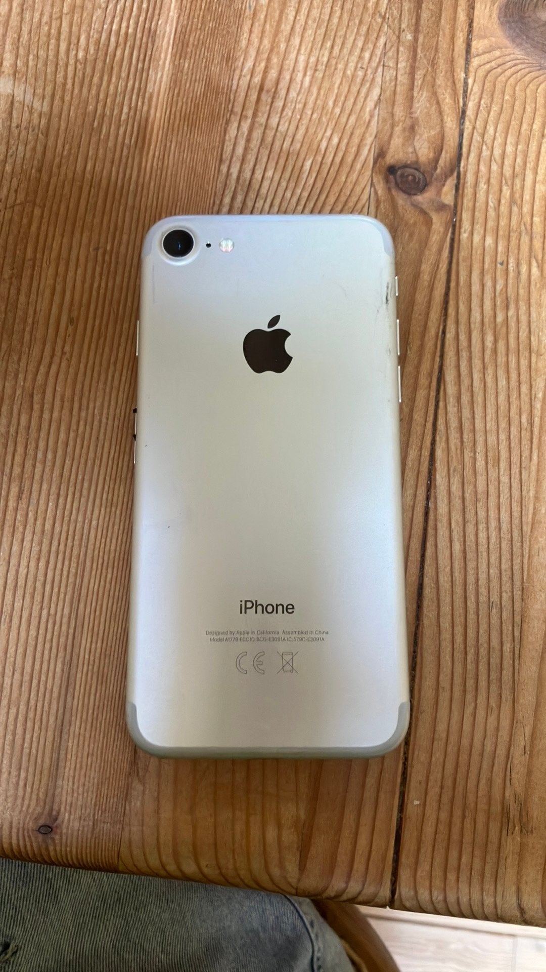 I phone 7, Enlèvement, Comme neuf