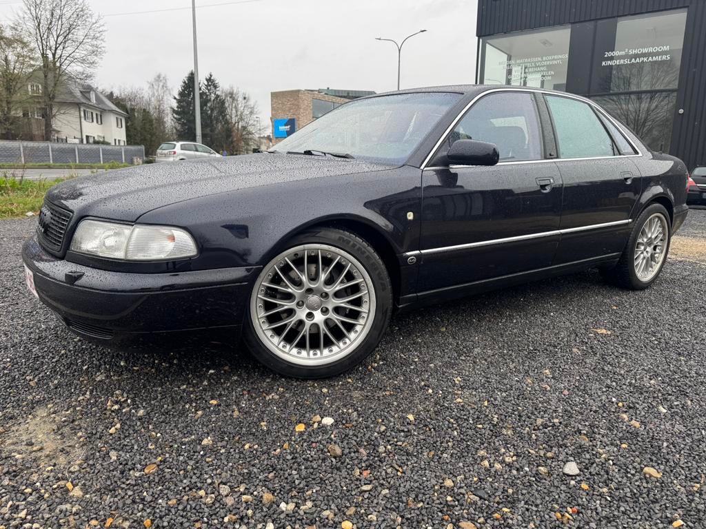 AUDI A8 4.2 V8 OLDTIMER QUATRRO, Autos, Audi, Particulier, A8, 4x4, Essence, Berline, 4 portes, Automatique, Bleu, Bleu, Cuir