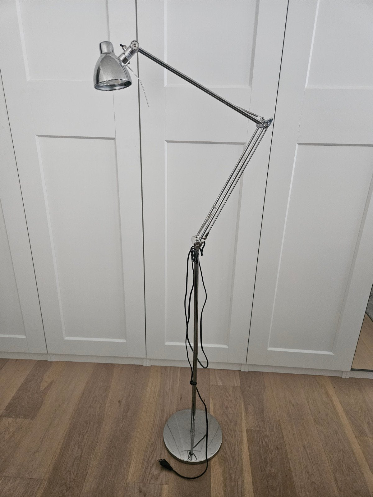 IKEA Vloerlamp Antifoni, Huis en Inrichting, Lampen | Vloerlampen, Ophalen, 100 tot 150 cm, Zo goed als nieuw, Metaal
