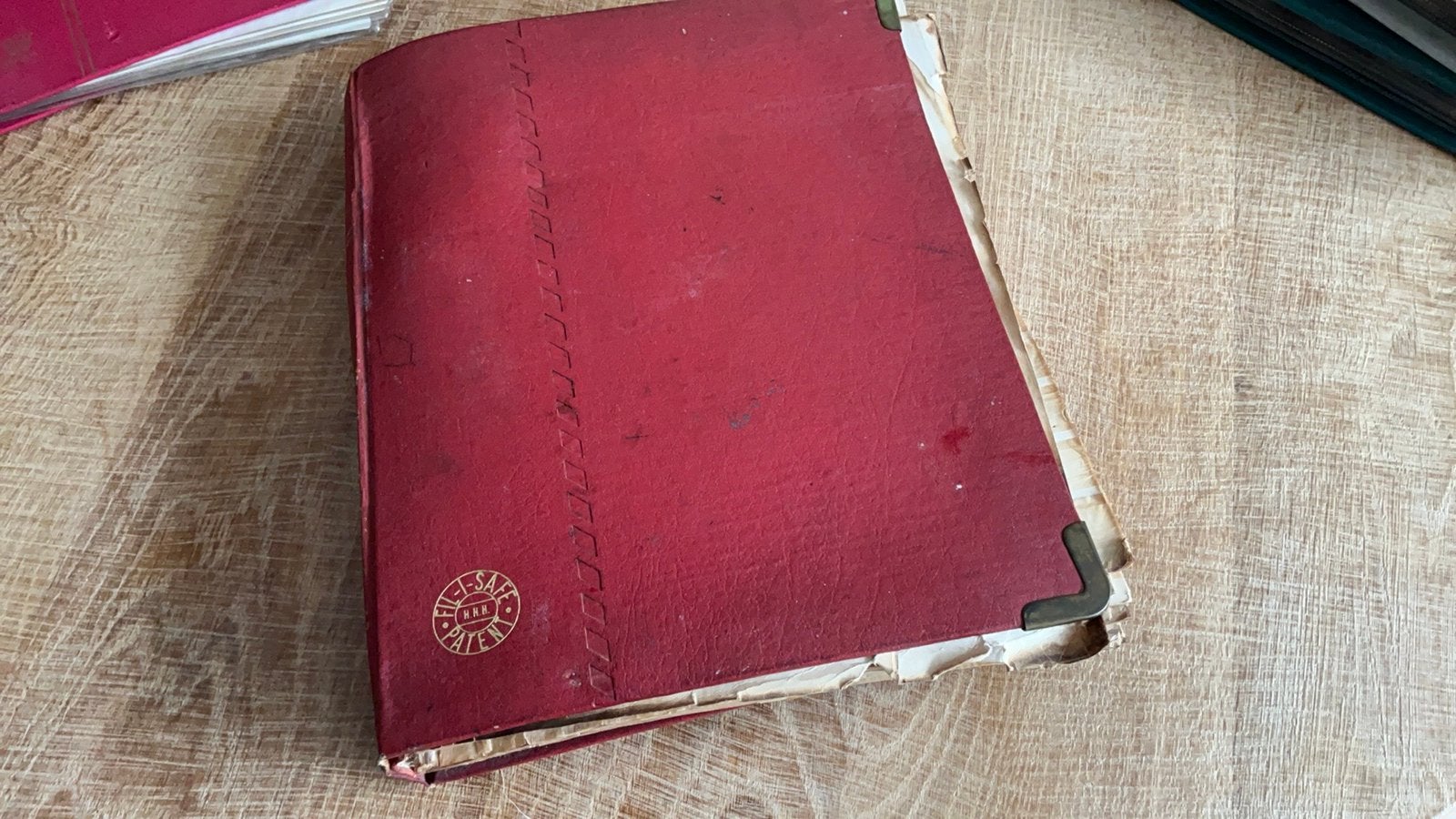 BOEK MET COLLECTIE POSTZEGELS, Audio, Tv en Foto, Fotoalbums en Accessoires, Ophalen of Verzenden, Gebruikt
