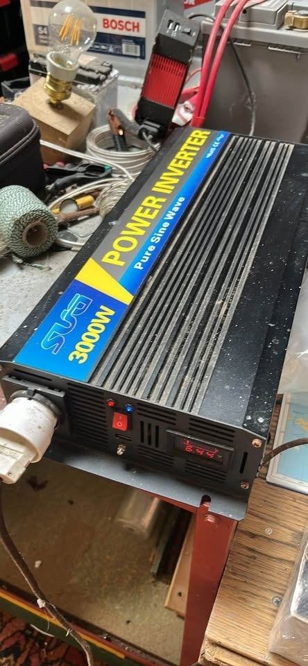 convertisseur de tension - Power inverter 12v-> 230AC 3000w, Enlèvement, Comme neuf, Autres marques, Onduleur