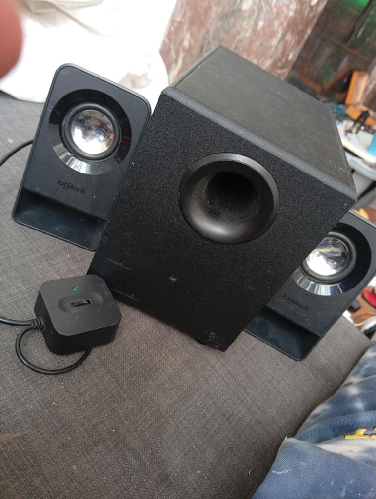 Logitech Z313-luidsprekers., Computers en Software, Pc speakers, Verzenden