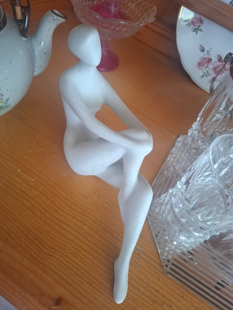 Statue moderniste vintage Royal Dux par Jitka Forejtová, Enlèvement