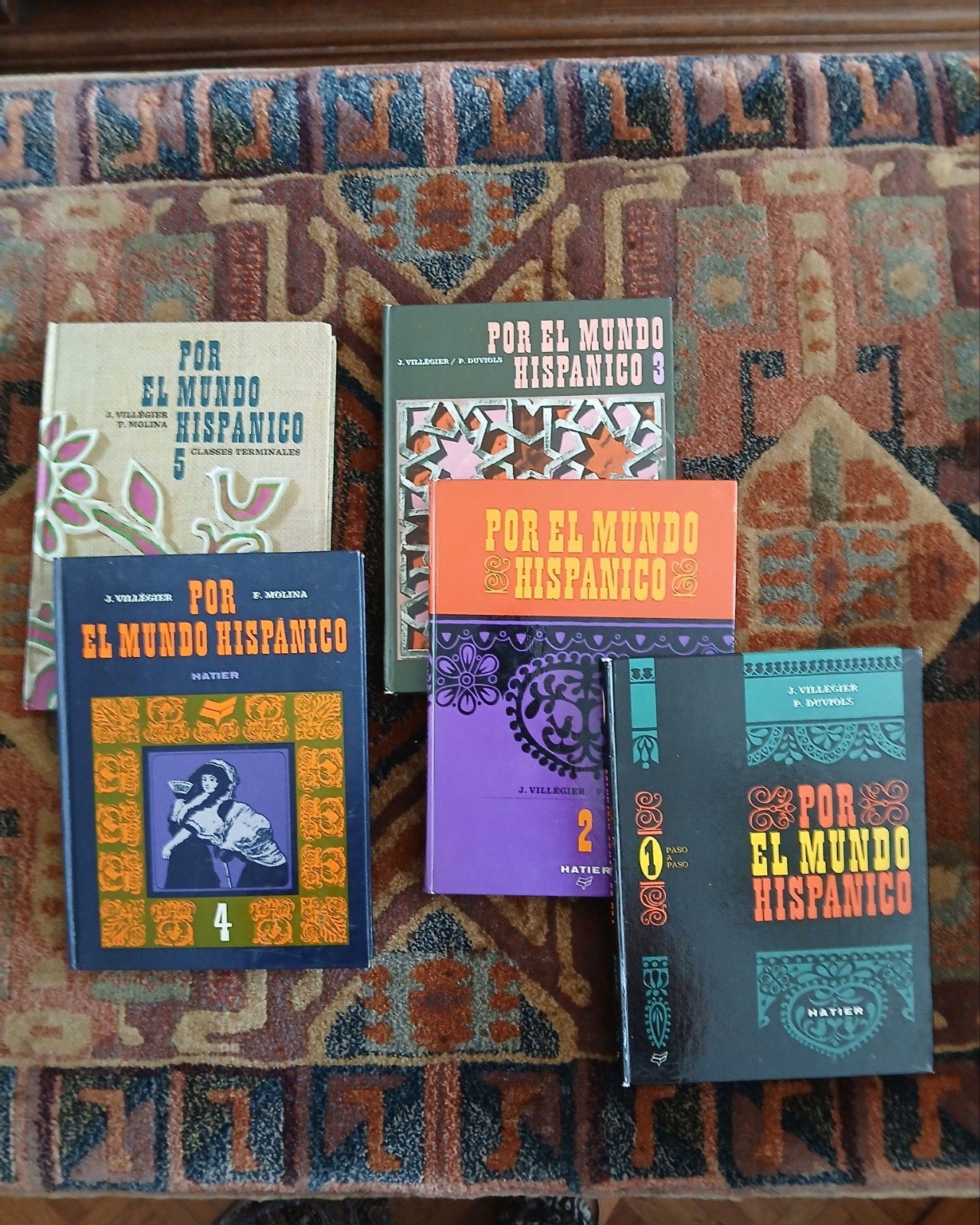 5 manuels d'apprentissage de l'espagnol., Enlèvement