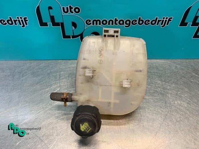 Réservoir d'expansion d'un Renault Twingo (Twingo 07-), Renault, -, 3 mois de garantie, Utilisé
