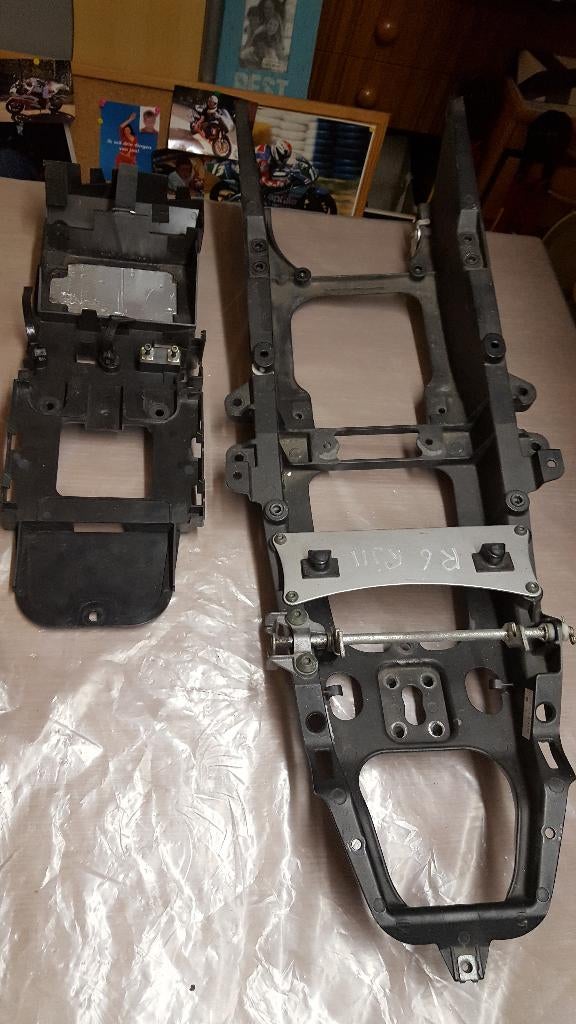 sous-châssis r6 avec plastique 2006-2007, Enlèvement ou Envoi, Utilisé