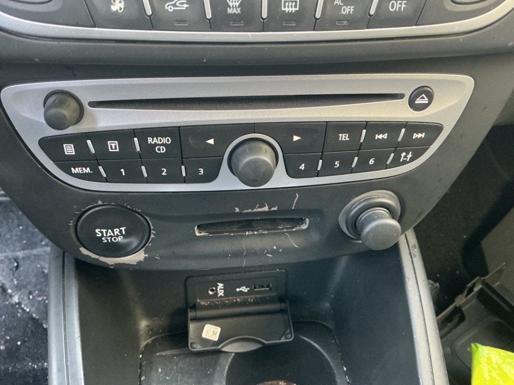 RADIO Renault Megane III Grandtour (KZ) (|281151029R|), Auto-onderdelen, Gebruikt, Renault, Peter-Huppertz-Straße 5
51063  Köln, DE