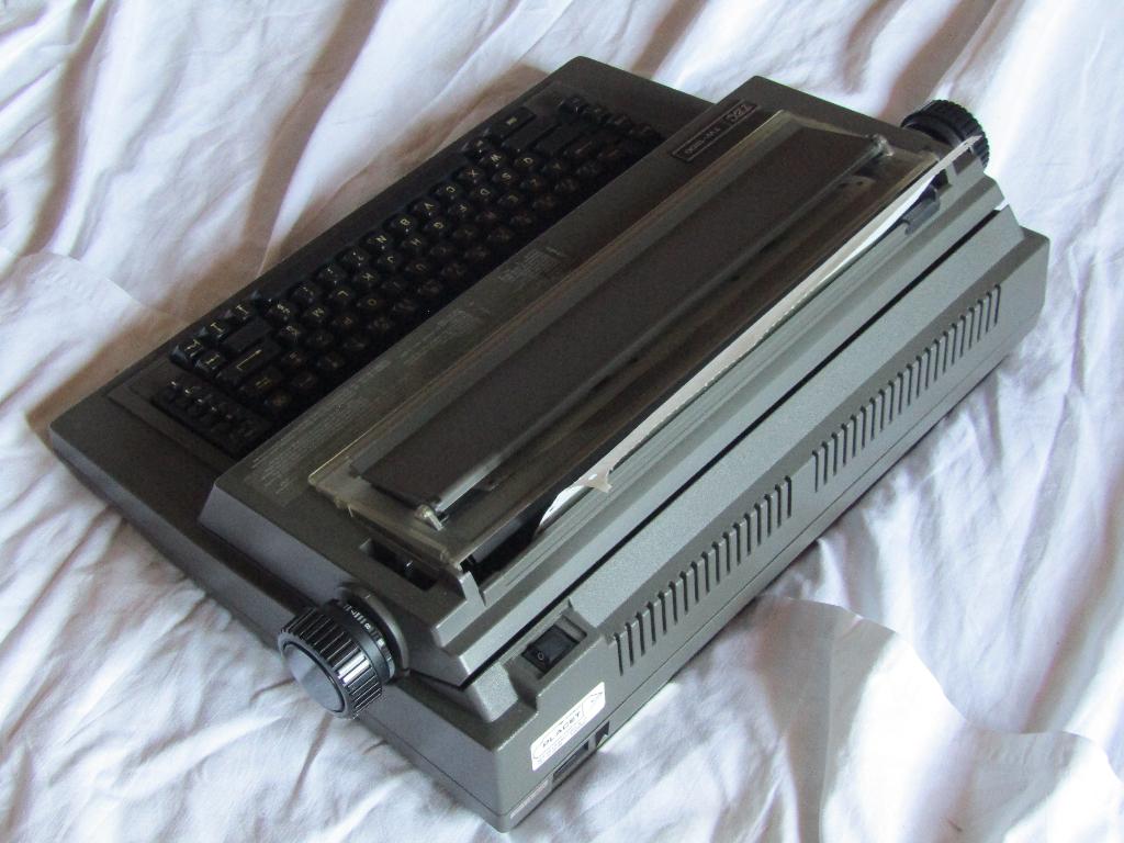 Machine à écrire électronique TEC (toshiba) TW-1200, Enlèvement ou Envoi, Utilisé