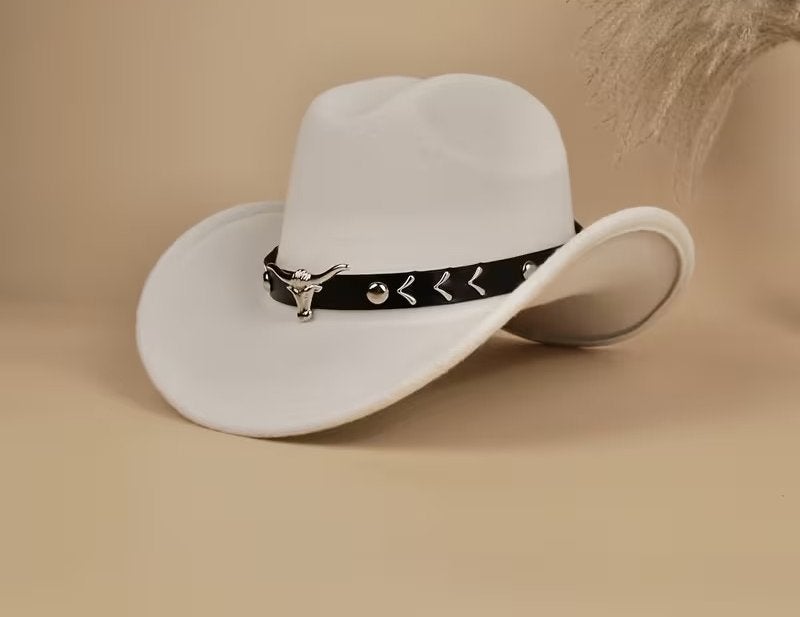 Cowboyhoed Ronde Gesp en Decoratieve Riem (Nieuw), Kleding | Dames, Hoeden en Petten, Nieuw, Hoed, 56 of 57 cm (M, 7 of 7⅛ inch)