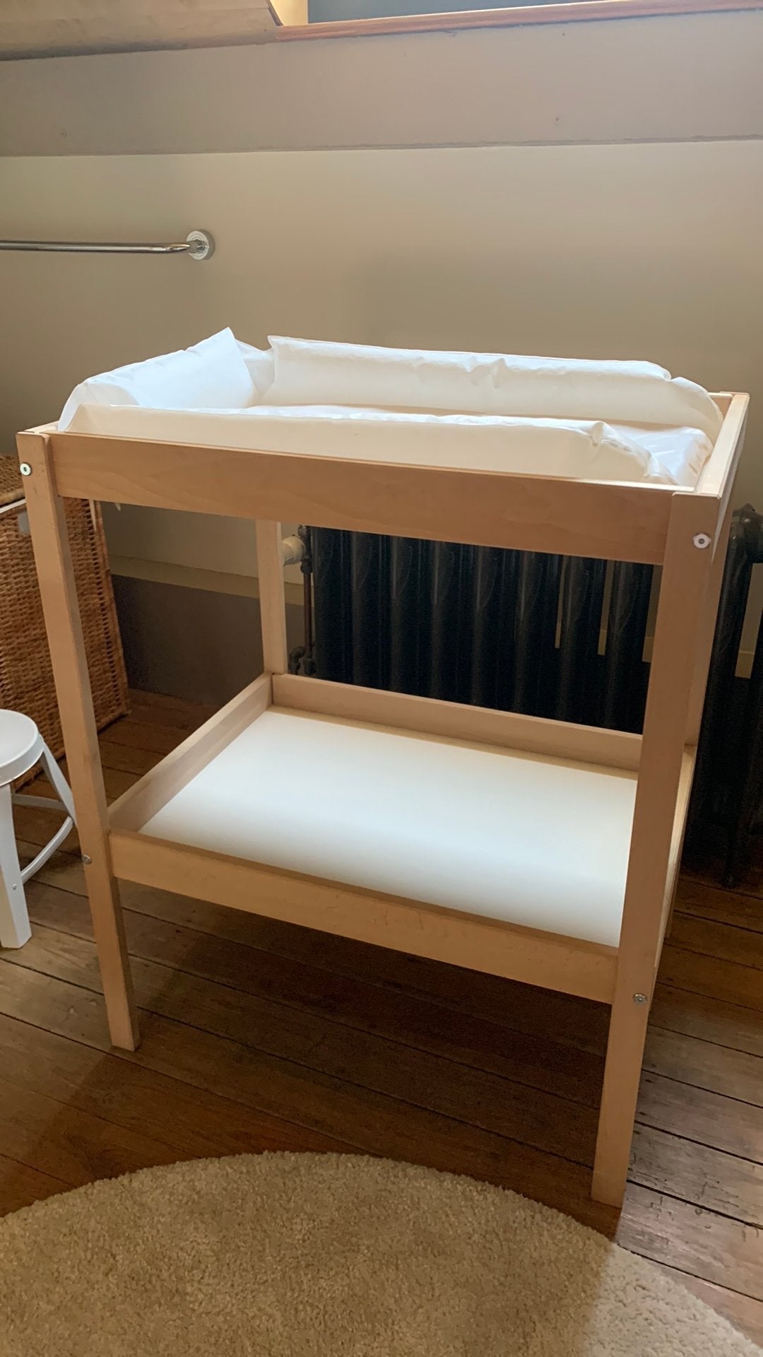 Table à langer + matelas, Ophalen, Zo goed als nieuw
