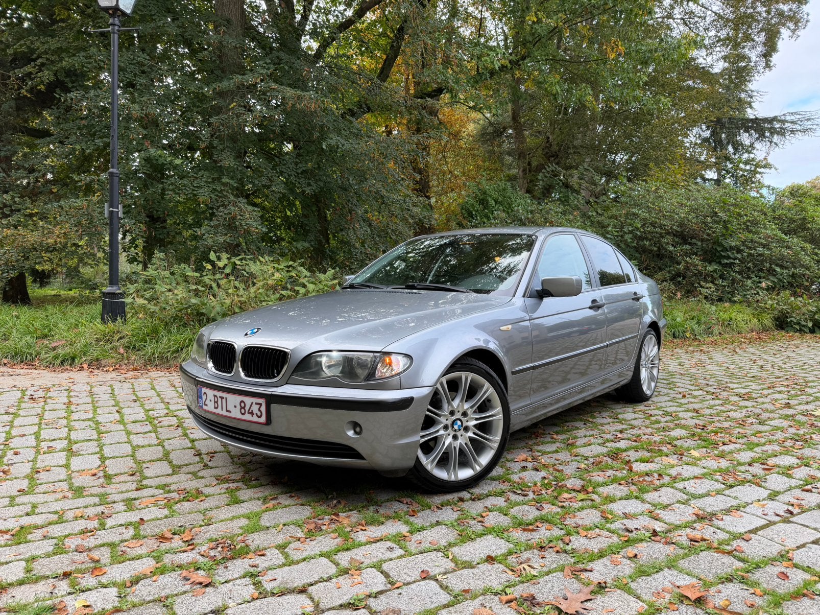 BMW 316i essence automatique, Autos, Argent ou Gris, Beige, Carnet d'entretien, 5 portes