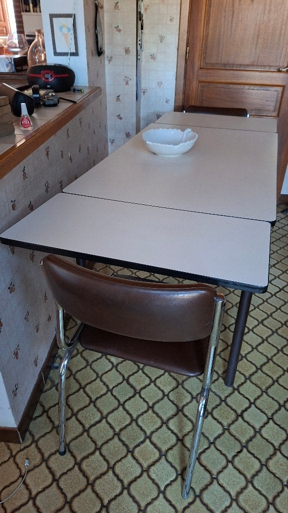 table de cuisine  2 chaises 1 tabouret, Maison & Meubles, Tables | Tables mange-debout, Utilisé, Enlèvement