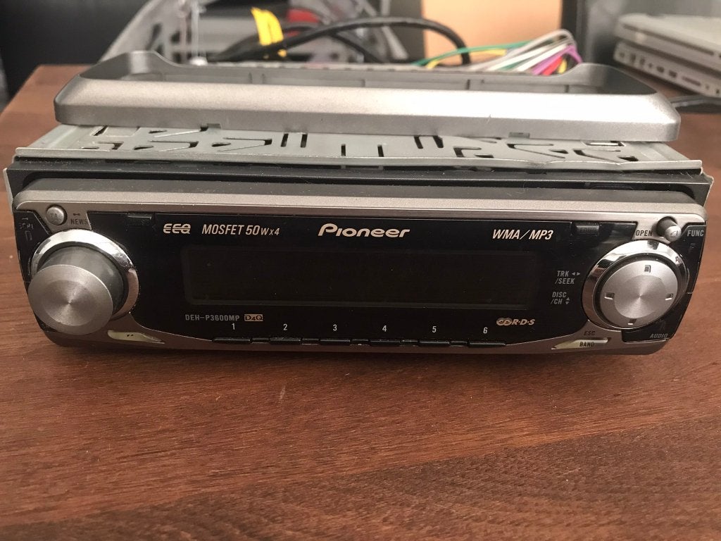Auto radio pioneer deh p3600 mp      µe, Enlèvement ou Envoi
