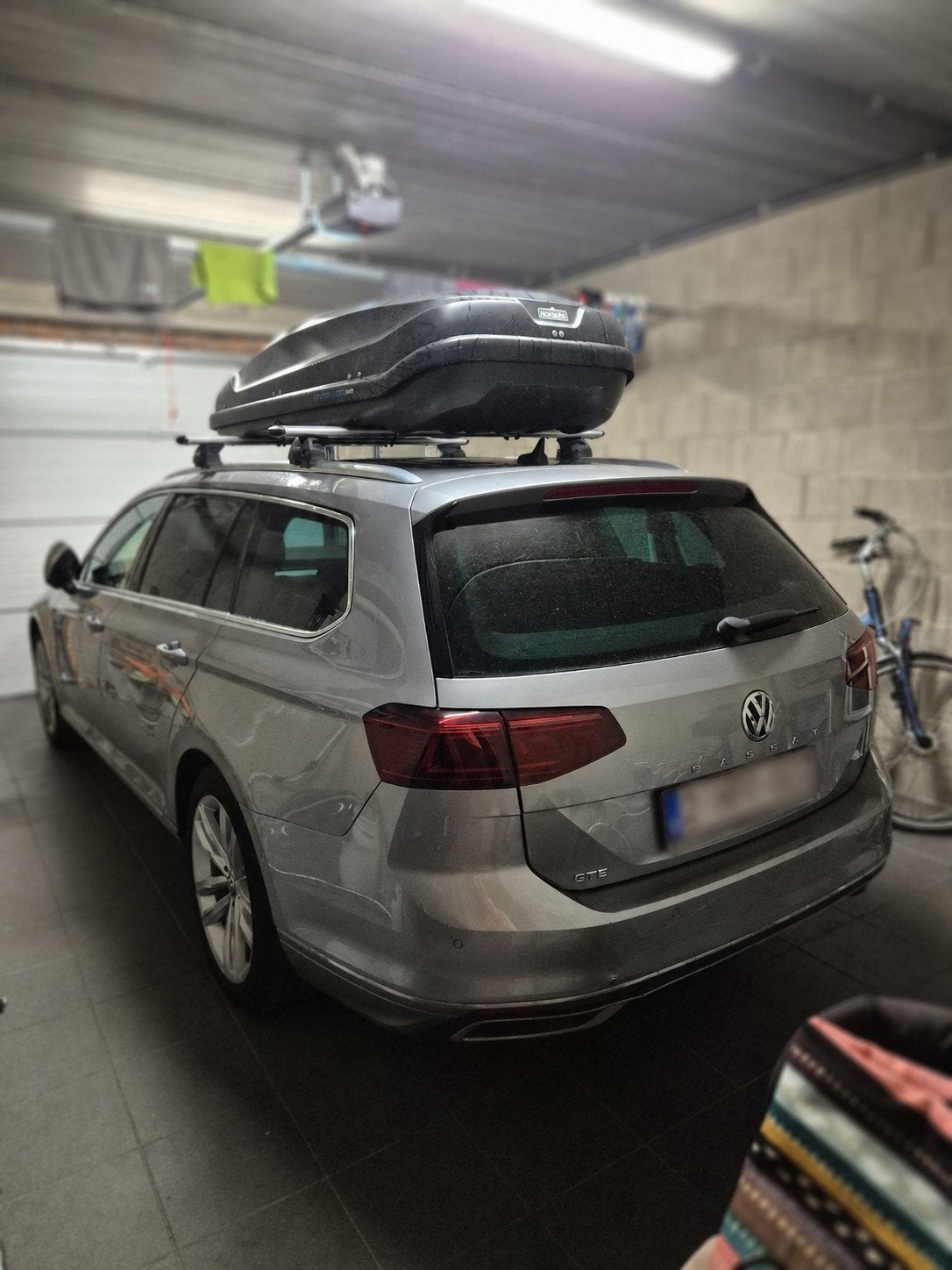 Te HUUR Dakkoffer Norauto 421l, Ophalen