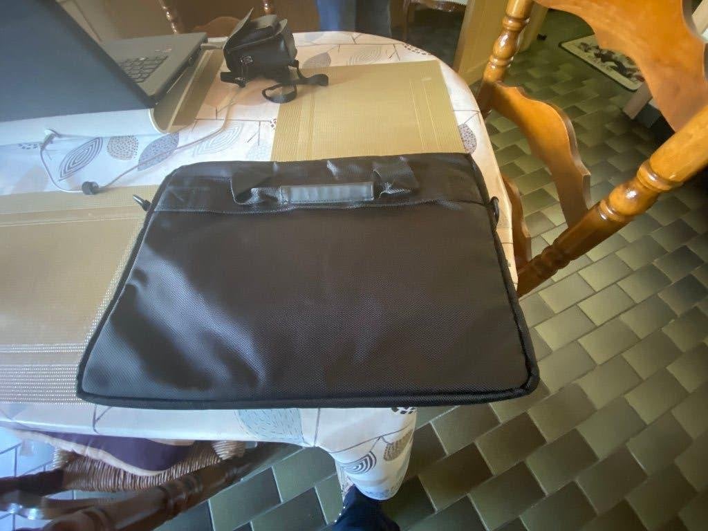 ZWARTE COMPUTERTAS, Computers en Software, Laptoptassen, Ophalen, Handvat, Zo goed als nieuw, Laptophoes
