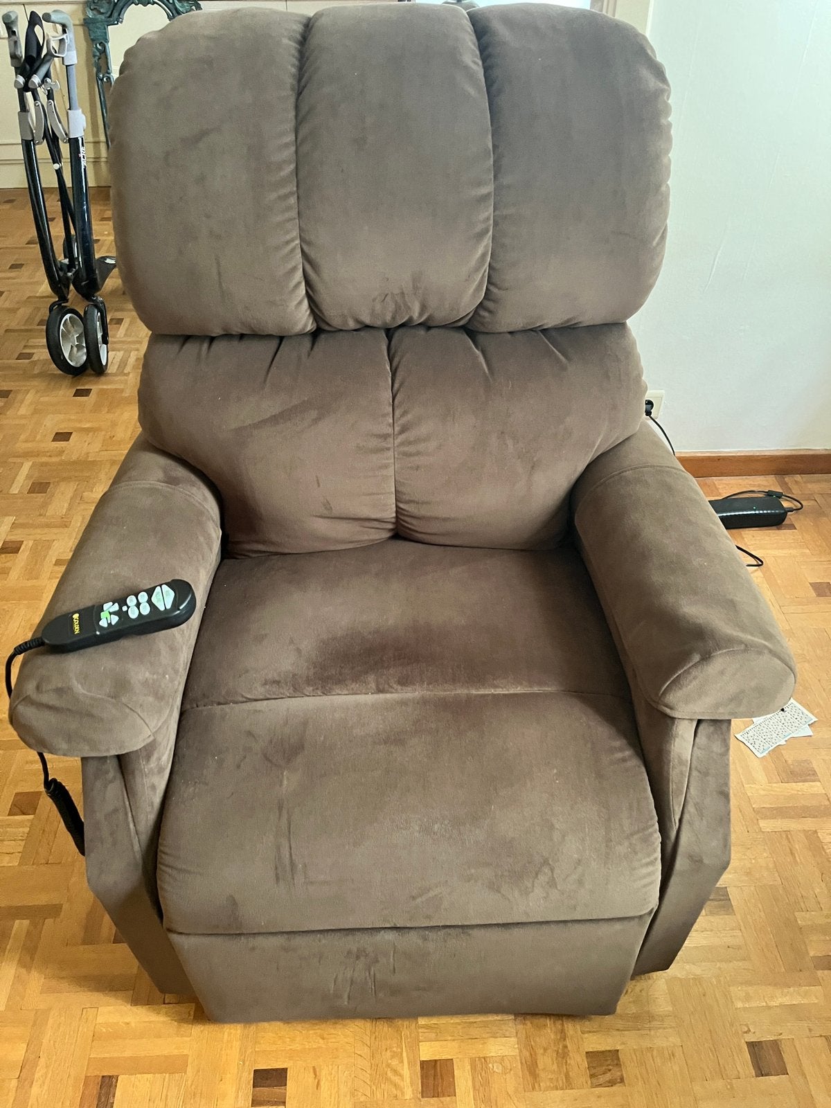 Fauteuil releveur bi moteurs, Enlèvement, Comme neuf