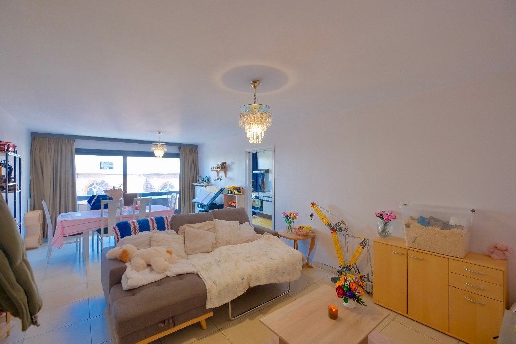 Roeselare – Gezellig app met 2 slpks nabij het centrum!, Roeselare, Tot 200 m², 2 kamers, Provincie West-Vlaanderen