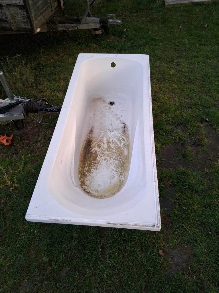 Oud poliestere bad goed voor paarden uit te laten drinken