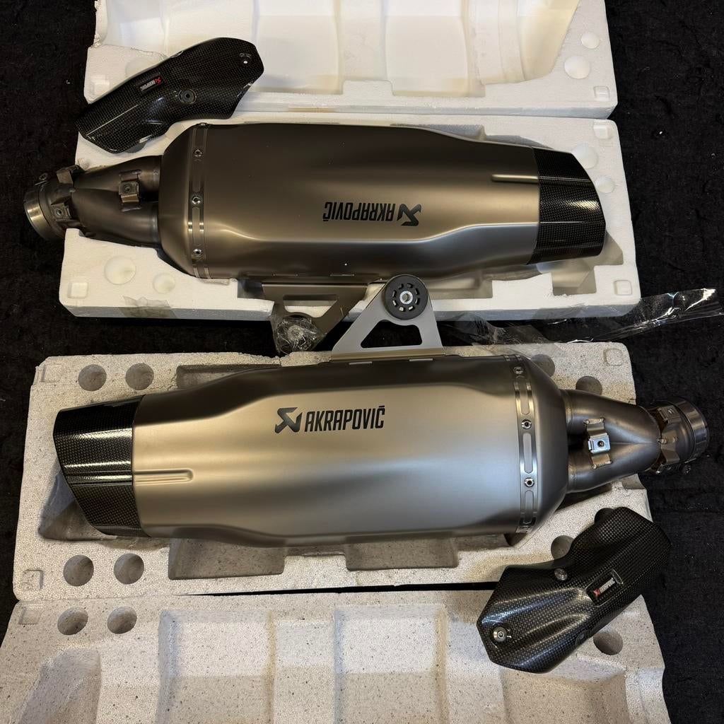 BMW R1250GS/ R1200GS GSA Titanium Akrapovic en parfait état, Motos, Enlèvement ou Envoi, Neuf