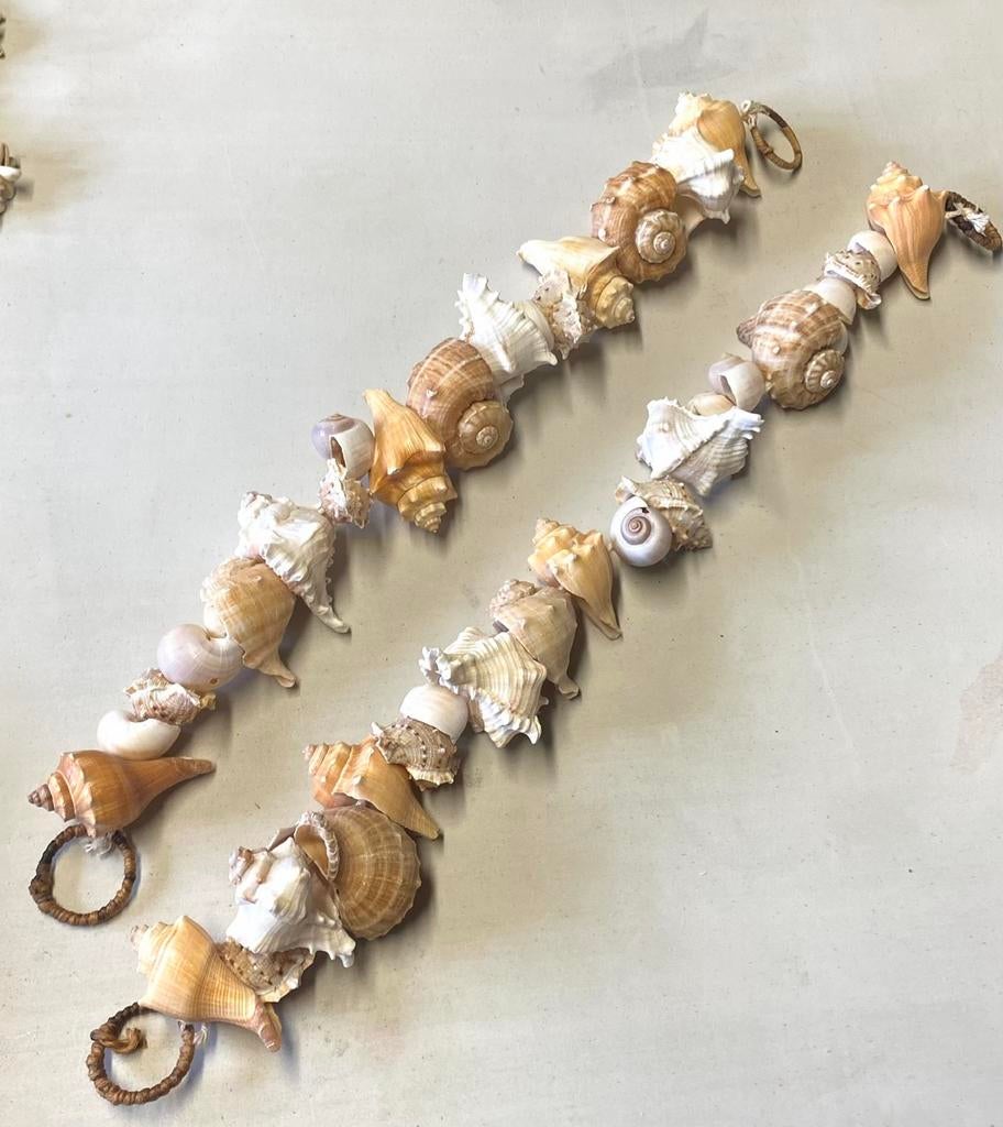 Deux grandes guirlandes de coquillages, Enlèvement ou Envoi, Coquillage(s)