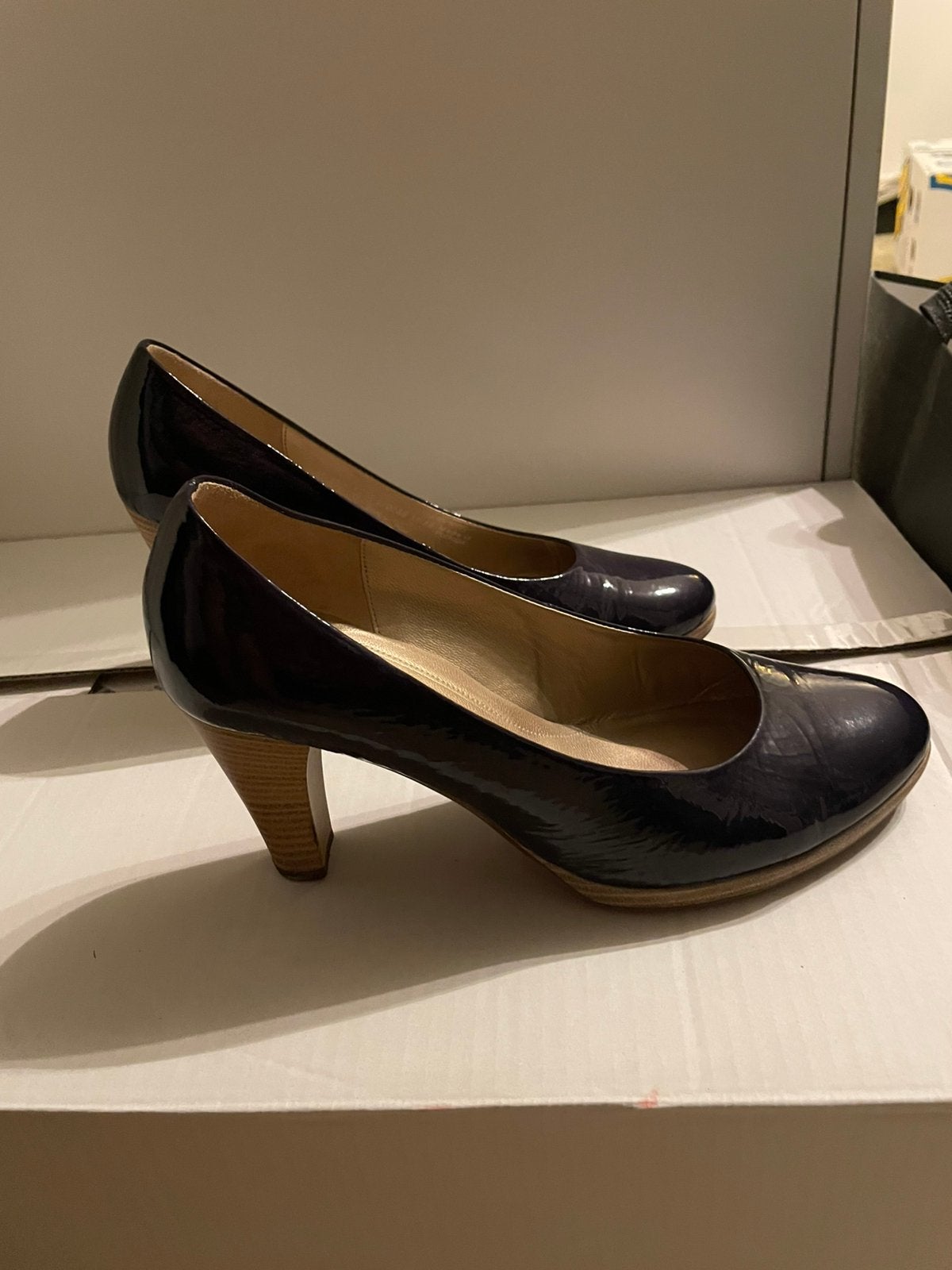 Marineblauwe pumps merk Gabor maat 40, Ophalen of Verzenden, Zo goed als nieuw, Pumps